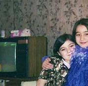 Хуршеда Султанова (слева). Фото из семейного альбома